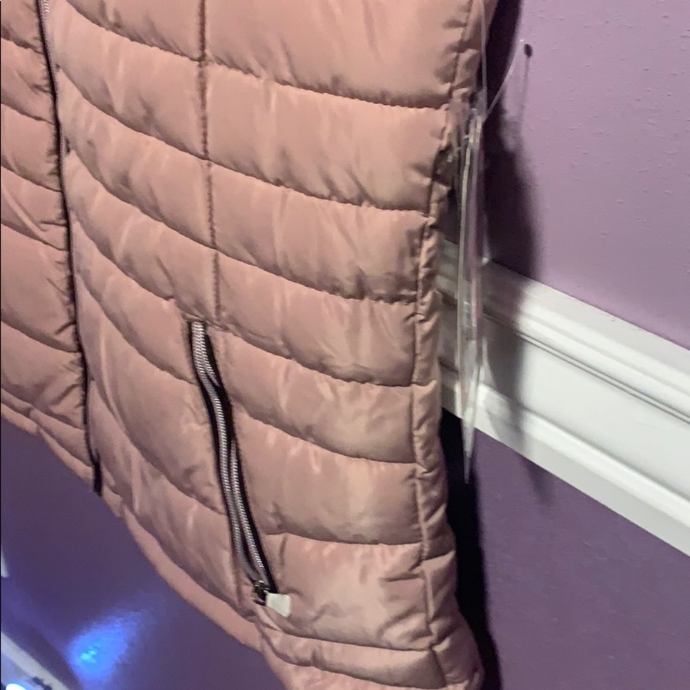 Vest - Picture 3 of 5